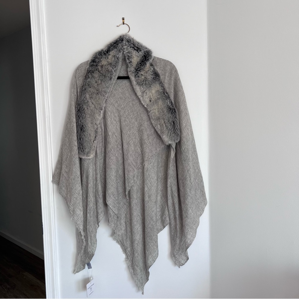 NWT evelyne prelonge faux fur and‎ cashmere scarf in glacier